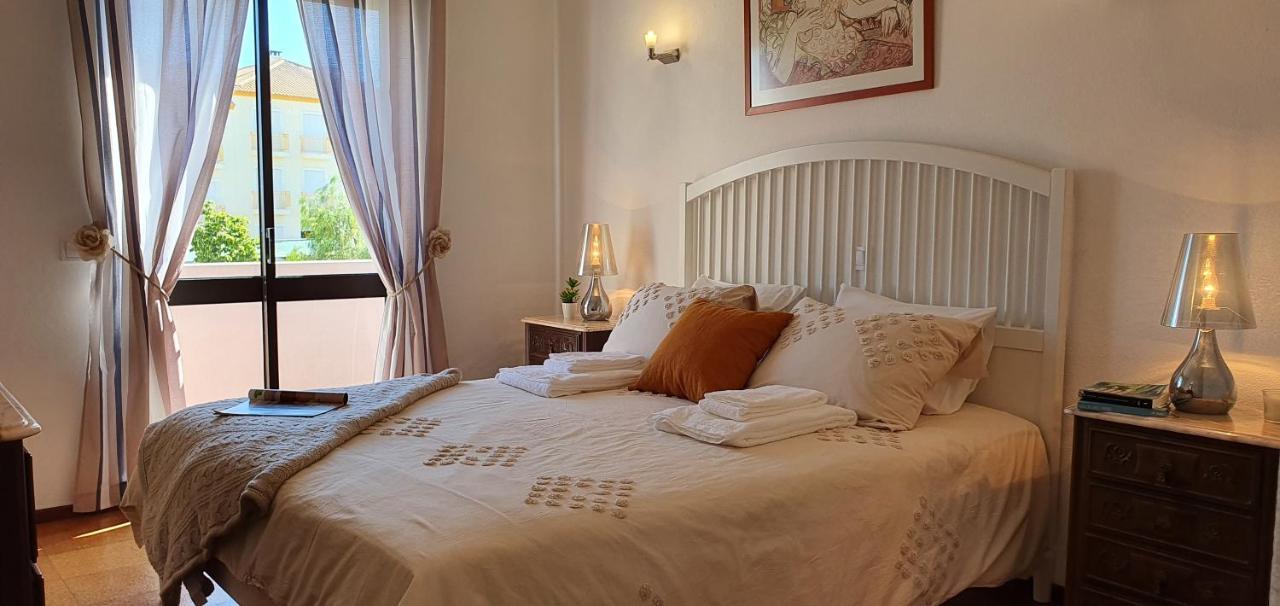 Villa charmosa T2 junto à praia e à Marina de Vilamoura e piscina Quarteira Extérieur photo