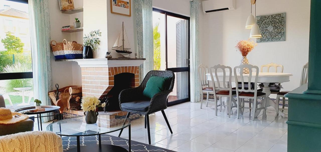 Villa charmosa T2 junto à praia e à Marina de Vilamoura e piscina Quarteira Extérieur photo